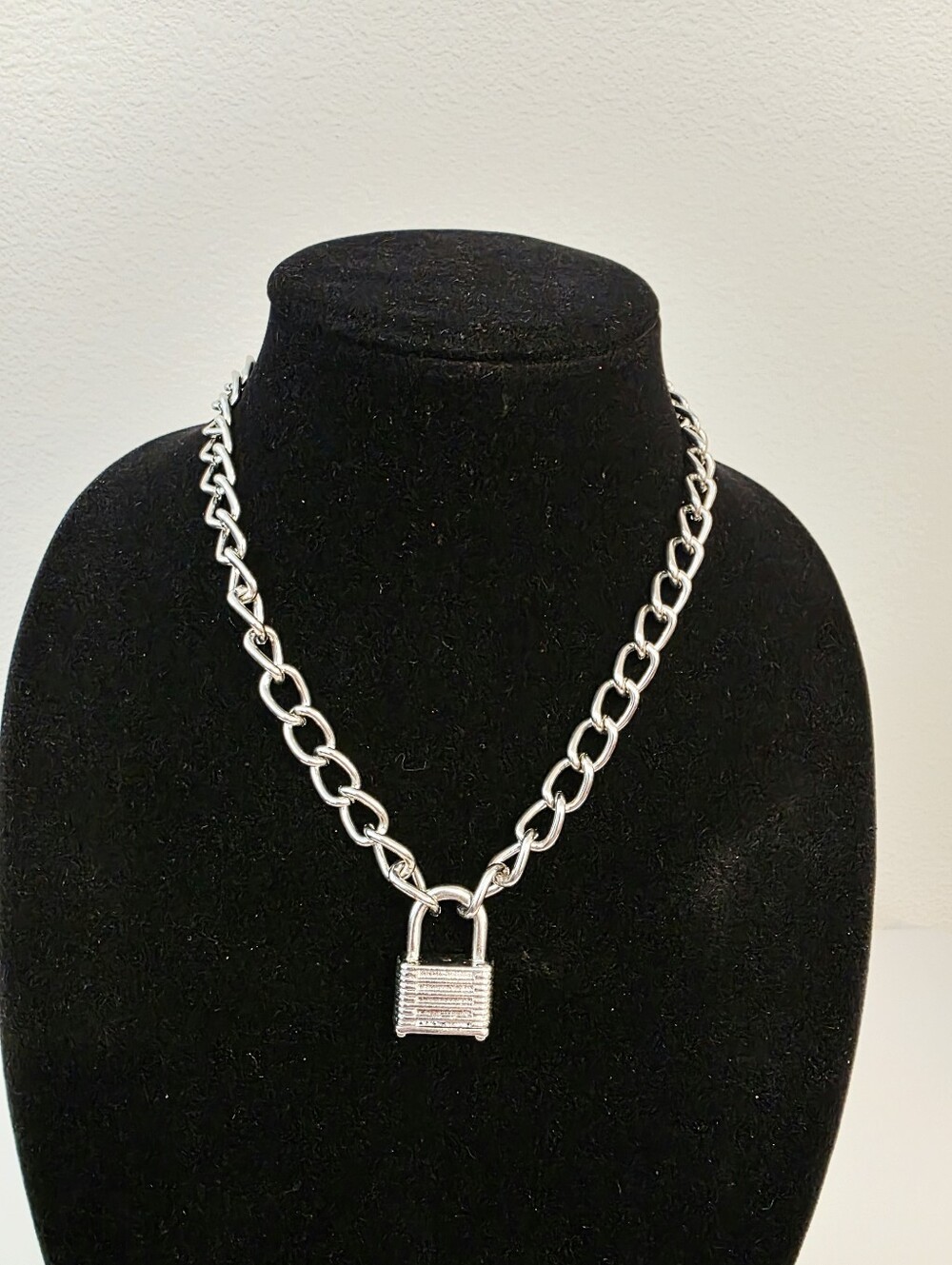 Padlock Chain Necklace, Silvertone, Chain 18" Padlock 1" New